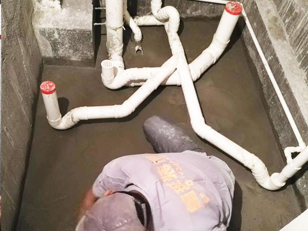 東莞觀園裝修工地現(xiàn)場的水電鋪設(shè)階段