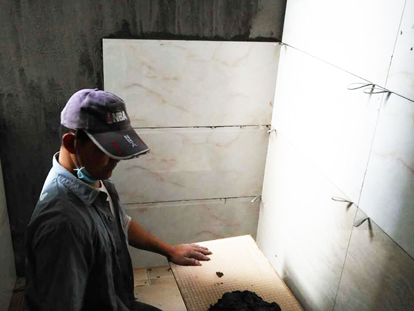 東莞觀園裝修工地現(xiàn)場的泥瓦建設(shè)階段