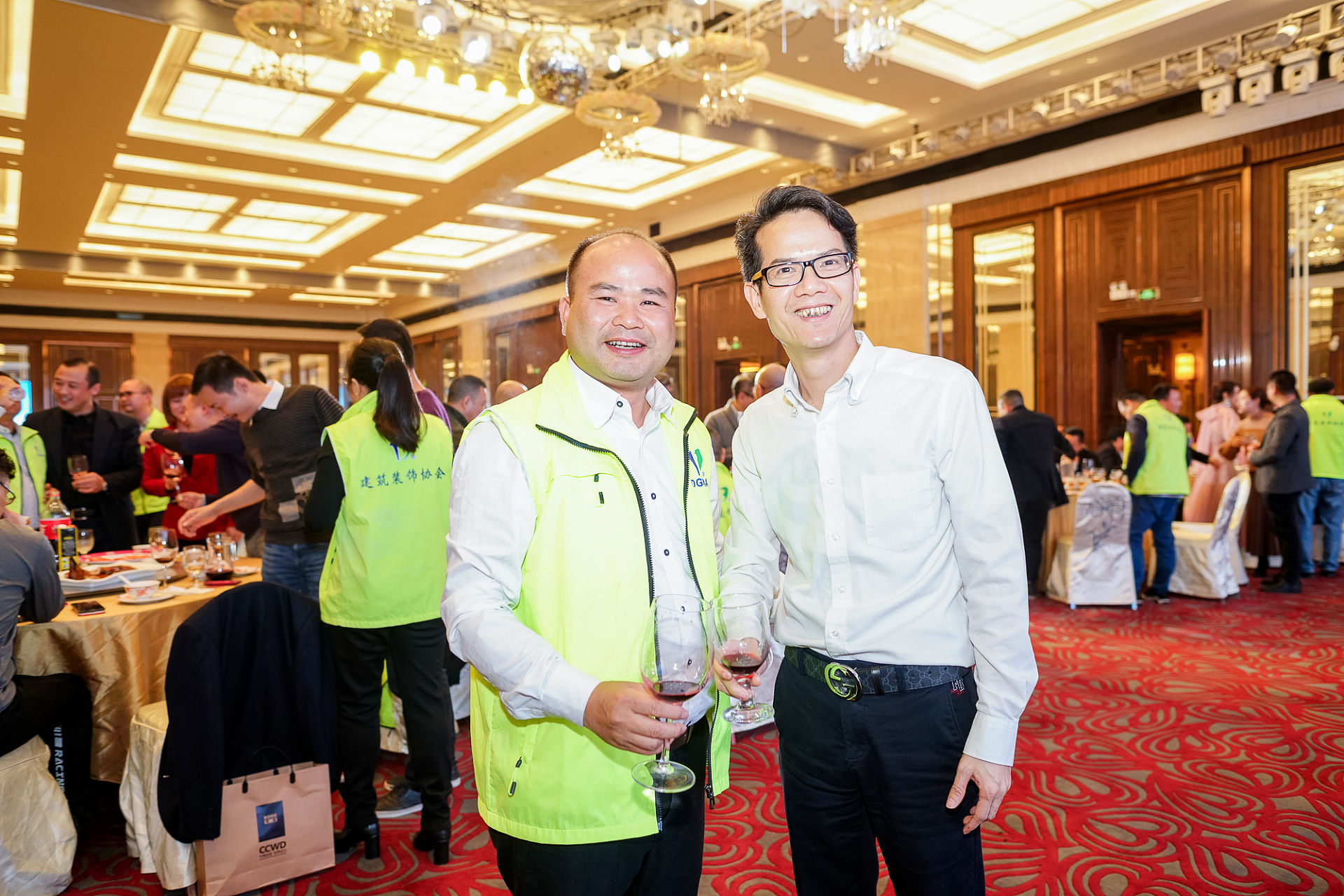 東莞魯班裝飾董事長與東莞建筑裝飾協(xié)會(huì)會(huì)長